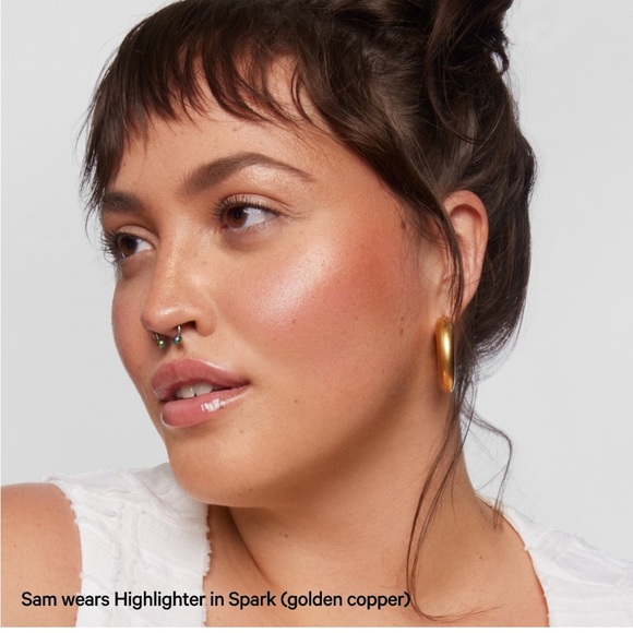 Brand new milk highlighter in the shade spark - Picture 2 of 5